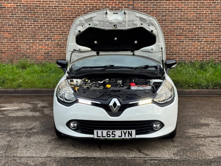 2015 Renault Clio 1.5 dCi Dynamique S Nav Auto Euro 6 5dr HATCHBACK Diesel Automatic