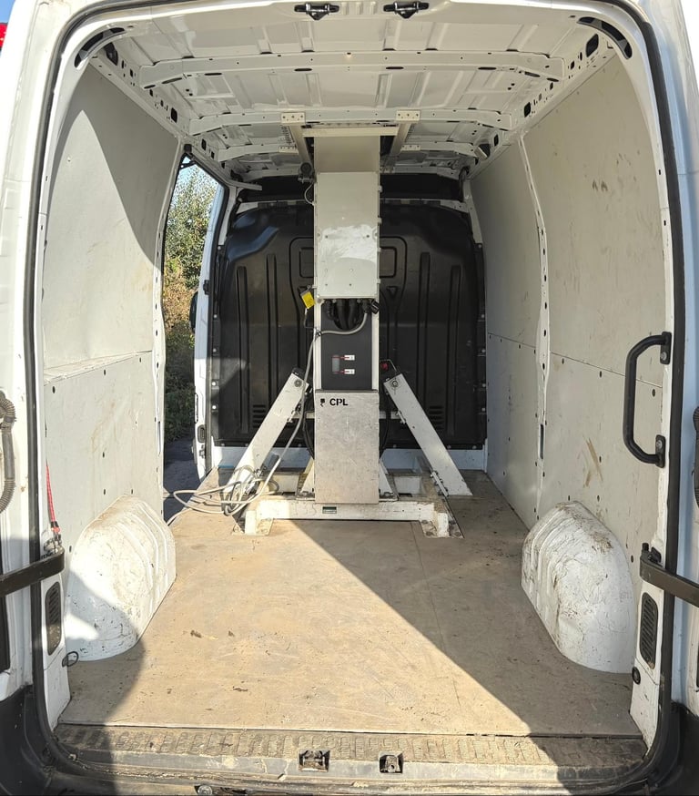 2020 RENAULT MASTER 35 KLUBB ACCESS PLATFORM EURO6 3.5T CAR LICENSE 48,000 MILES