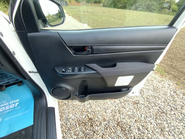 2019 Toyota Hilux 2.4 D-4D Active Pickup Double Cab 4dr Diesel Manual 4WD Euro 6 (3.5t) (150  PIC...