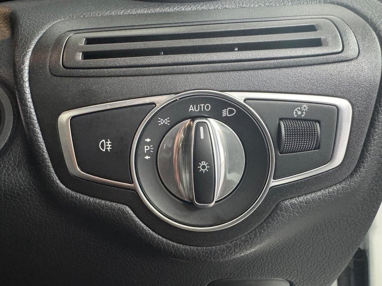 MERCEDES-BENZ GLC 2.0 GLC300d AMG Line (Premium Plus) Coupe G-Tronic+ 4MATIC
