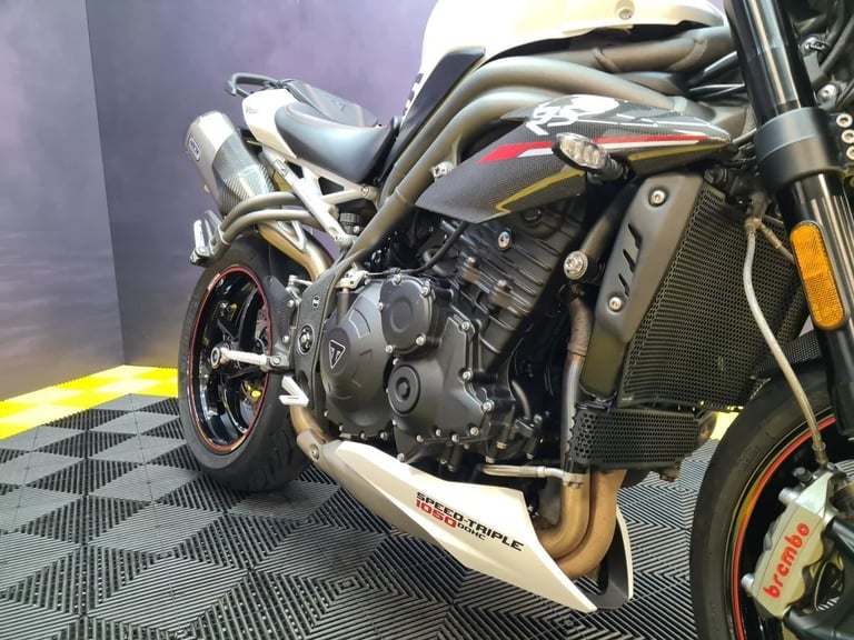 Triumph Speed Triple RS 1050 White 2018