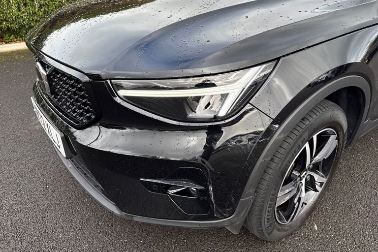 2023 Volvo XC40 2.0 B3 MHEV Plus DCT Auto Euro 6 (s/s) 5dr SUV PETROL Automatic