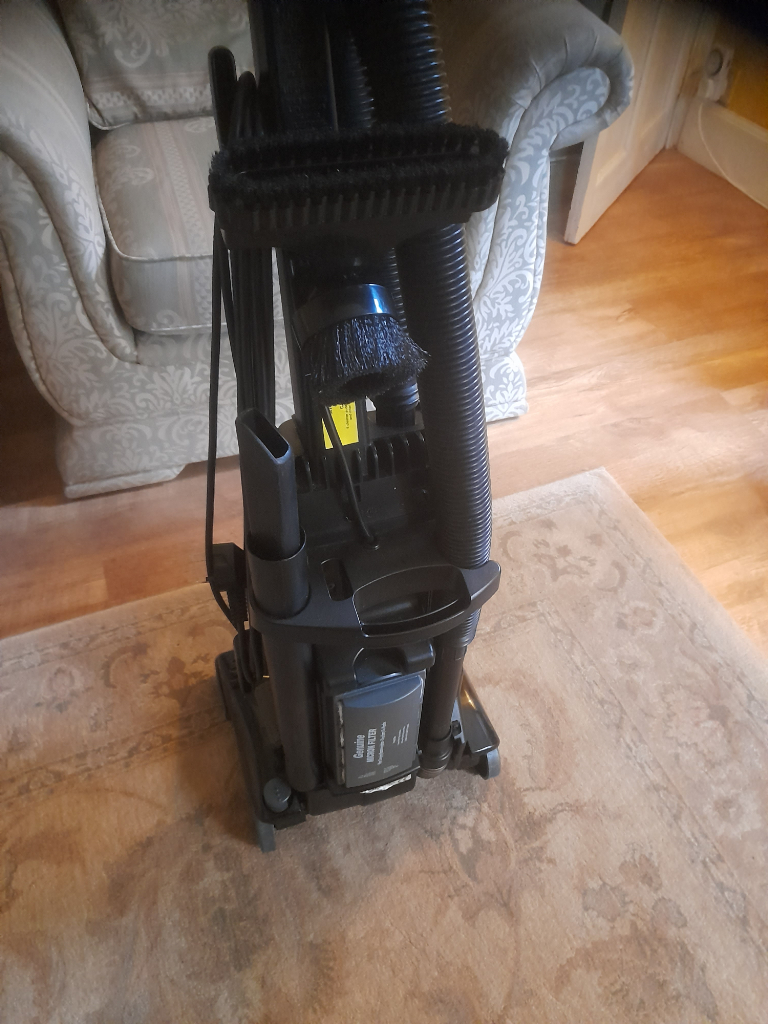 ELECTROLUX UPRIGHT VACUUM CLEANER
