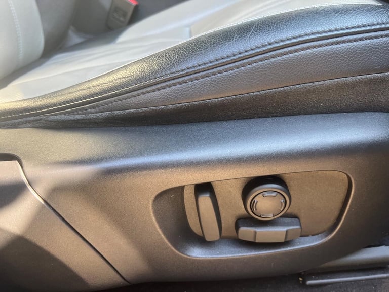 LAND ROVER RANGE ROVER EVOQUE 2.0 D180 First Edition White Auto Diesel 2019