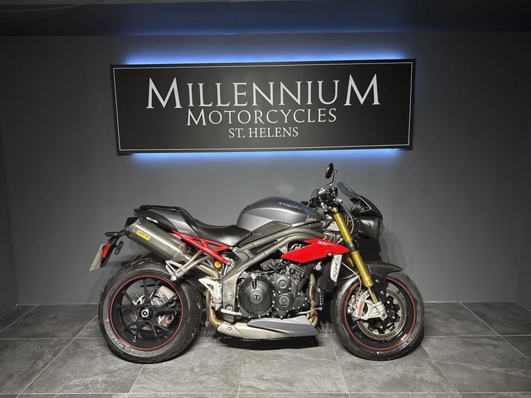 2026 TRIUMPH SPEED TRIPLE R 1050 PERFORMANCE NAKED BIKE WITH ARROW CANS