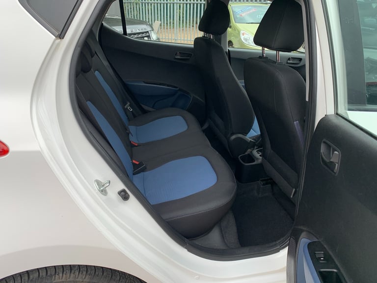 2015 Hyundai i10 1.2 SE 5dr HATCHBACK Petrol Manual