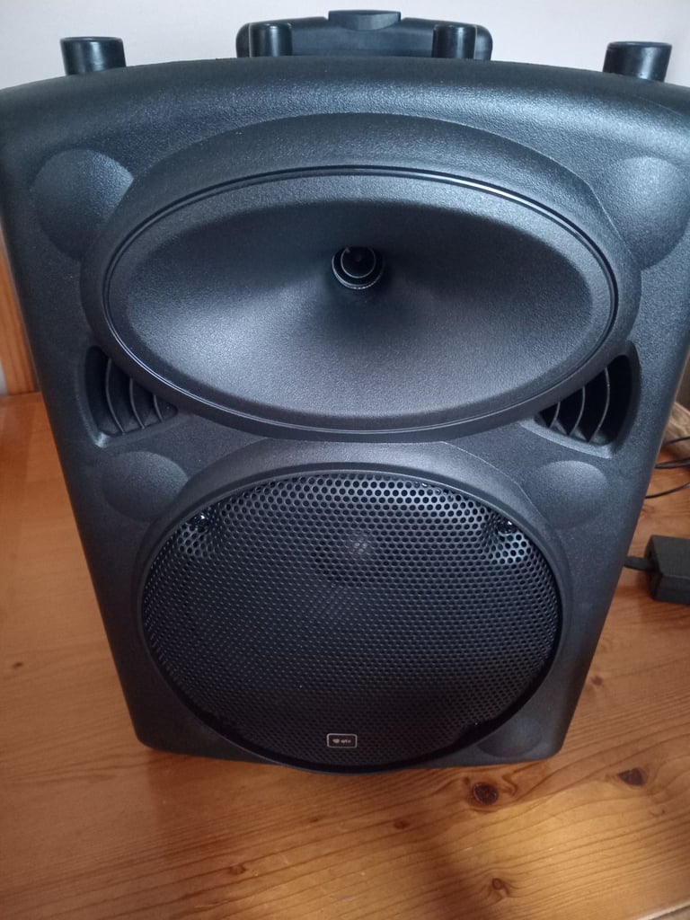 PA amp with stand and microphone 