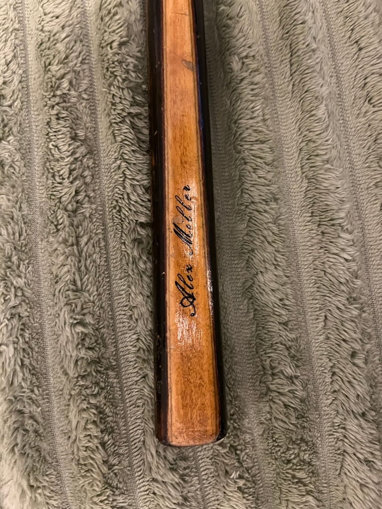 Beautiful One Piece Vintage Ash Snooker Cue & Hard Case