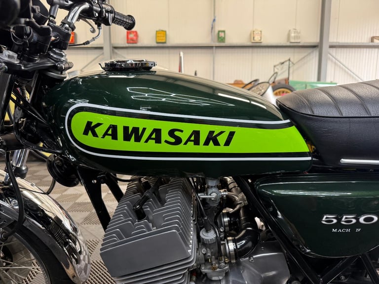 Allen Millyard Build – 1977 KAWASAKI KH550 four, classic two stoke, outstanding