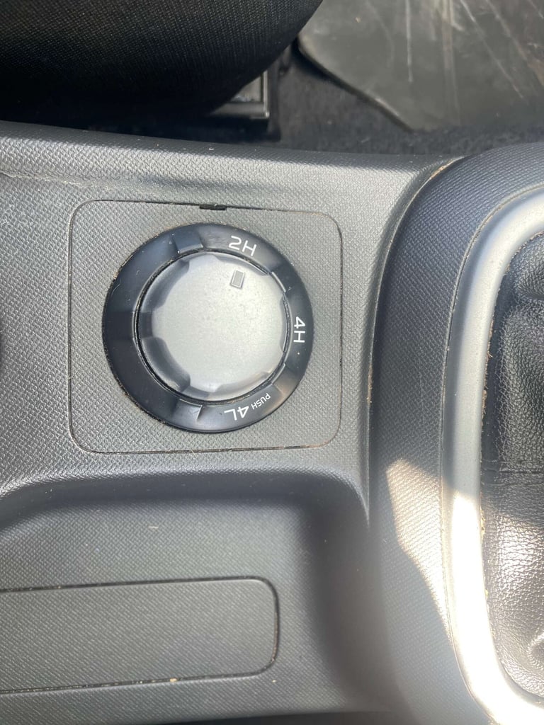 2015 Isuzu D-Max 2.5 D-Max Yukon Twin T Double Cab TD 4WD 5dr Pickup Diesel Manual