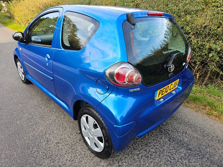 2010 Toyota AYGO 1.0 VVT-i Blue 3dr HATCHBACK Petrol Manual