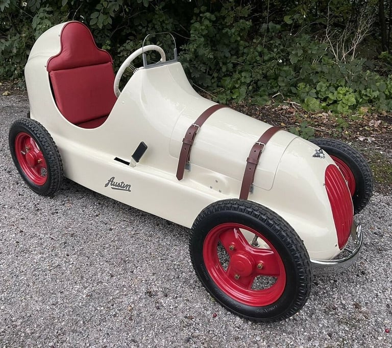 AUSTIN PATHFINDER PEDAL CAR WANTED AUSTIN PATHFINDER PEDAL CAR WANTED N ANY CONDITION 
