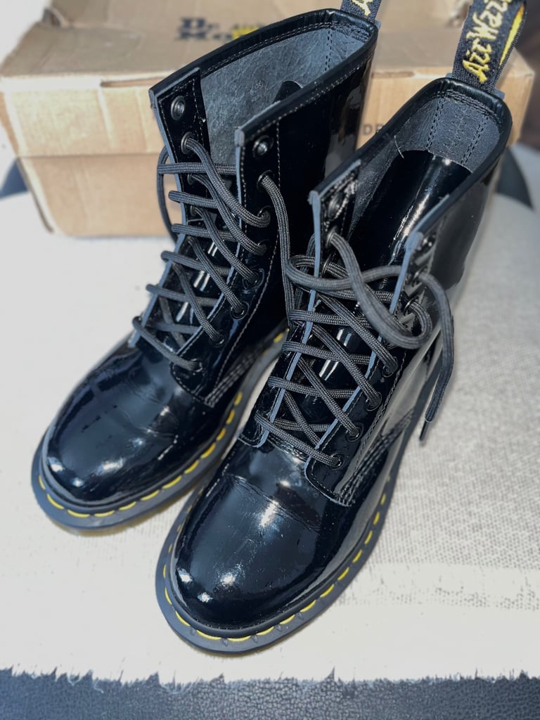 image for Dr Martens Patent Leather Boots 1460 (practically new)