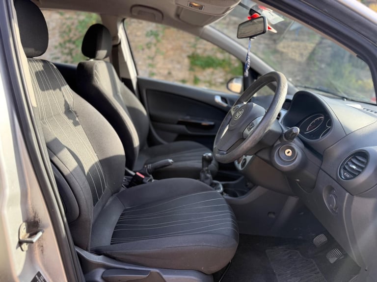 Vauxhall Corsa 1.2i 16v Club 5dr Petrol Manual - Image 11