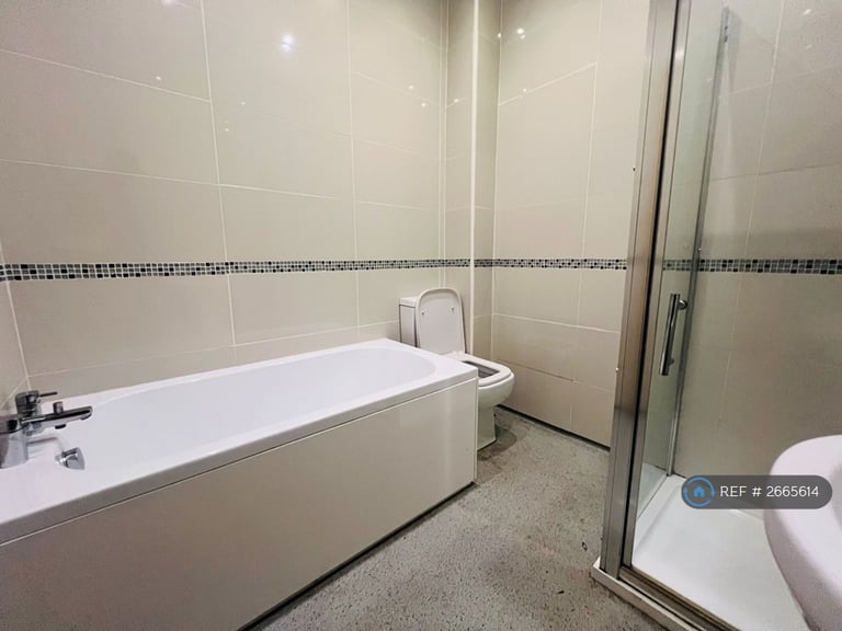1 bedroom flat in Richardshaw Lane, Pudsey, LS28 (1 bed) (#2665614)
