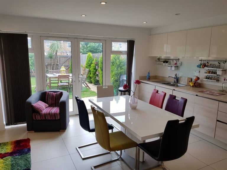 Executive Ensuite Room in Furnished House