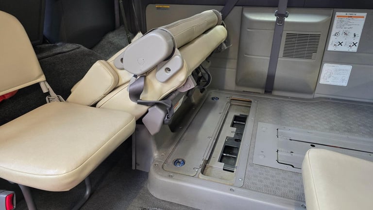  Nissan Elgrand Caravan twin mobility Chair auto lift Petrol Automatic