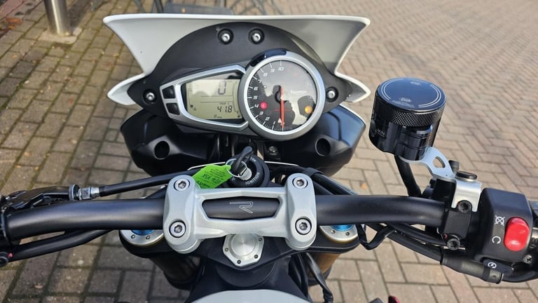 TRIUMPH SPEED TRIPLE R