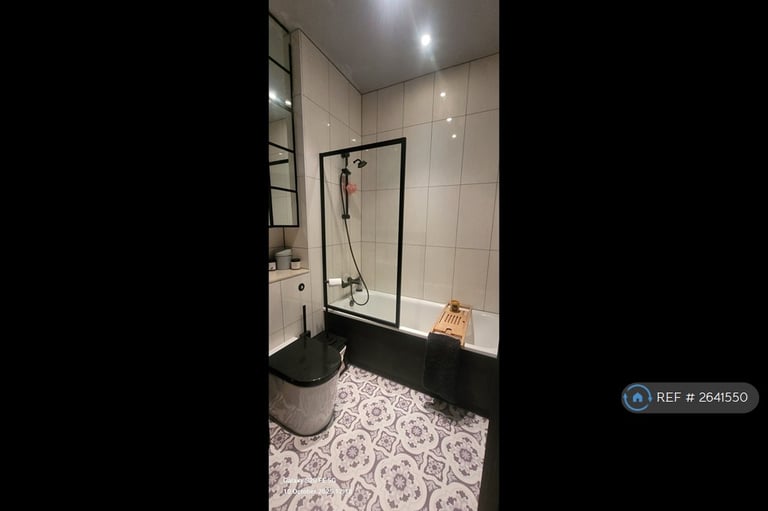 1 bedroom flat in Hayes Road, Sully, Penarth, CF64 (1 bed) (#2641550)