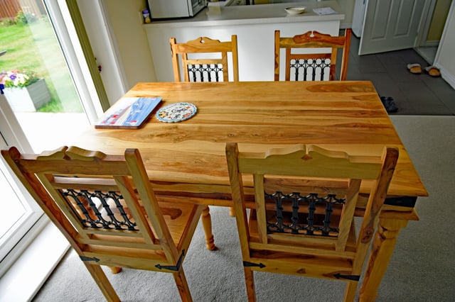 Gum Tree Gumtree Dining Sets Solid Wood Dining Table And Chairs