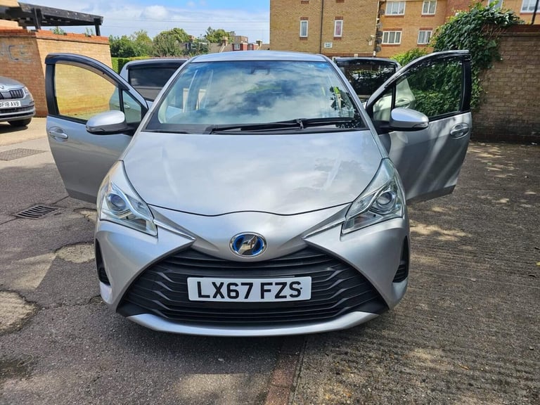 2018 Toyota Yaris 1.5 VVT-h Icon Tech E-CVT Euro 6 (s/s) 5dr Hatchback HYBRID ELECTRIC Automatic