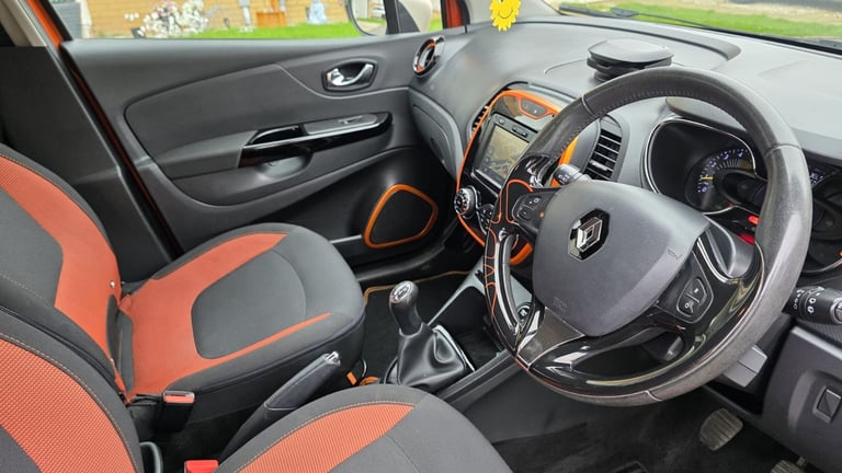 Renault, CAPTUR, Hatchback, 2015, Manual, 1461 (cc), 5 doors