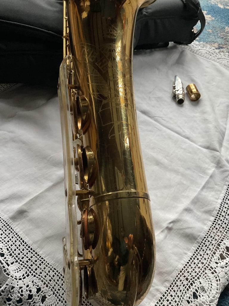 KIEWORTH 'NEW KING' TENOR SAXOPHONE SERIAL NO. 28205 + SILVER SELMER MOUTHPIECE + CASE