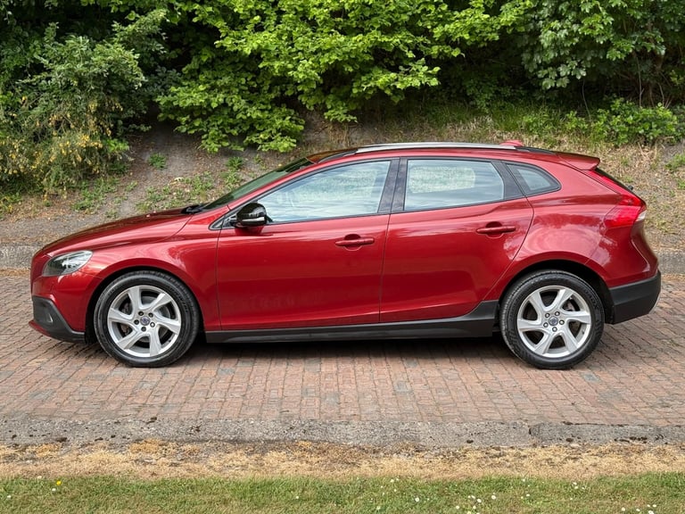 2014 Volvo V40 Cross Country 1.6 D2 Lux Powershift Euro 5 (s/s) 5dr HATCHBACK Diesel Automatic