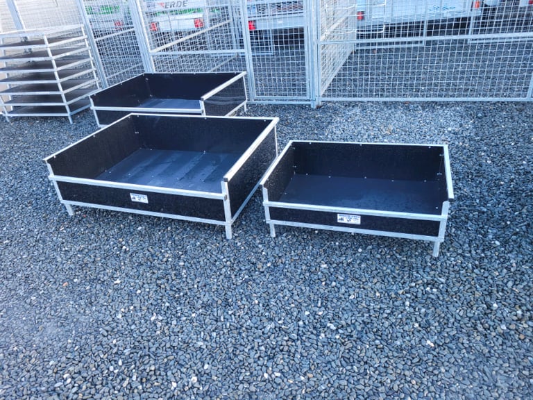 Galvanised dog jump up pads whelping boxes beds kennels pens and cages in Armagh, County