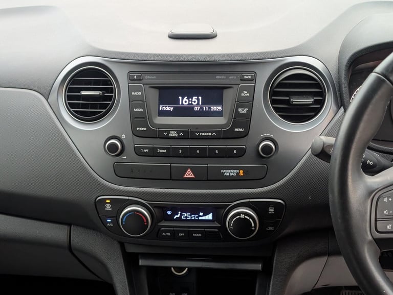 2017 Hyundai i10 1.2 Premium 5dr HATCHBACK PETROL Manual