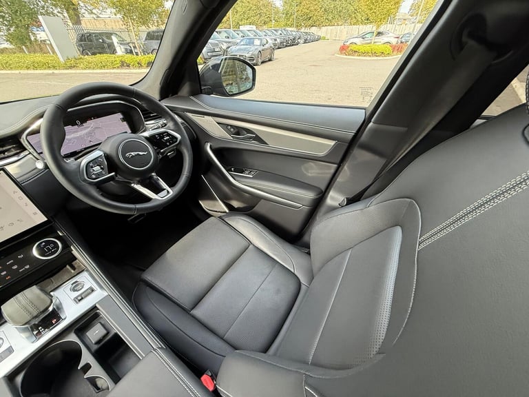 2024 Jaguar F-Pace 2.0 P250i R-Dynamic SE Black SUV 5dr Petrol Auto AWD Euro 6 (s/s) (250 ps) EST...