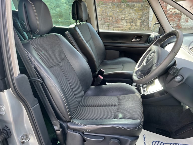 2011 Renault Grand Espace 2.0 dCi Dynamique TomTom 5dr Auto MPV Diesel Automatic