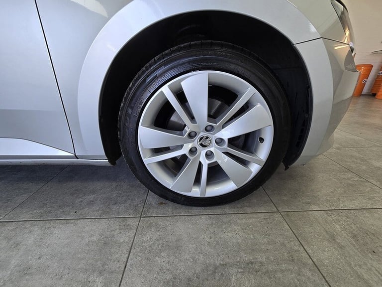 2016 Skoda Superb 2.0 TDI CR SE L Executive 4X4 5dr ESTATE DIESEL Manual