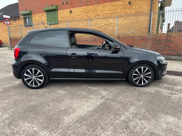 2017 volkswgen polo Beats 1.2 tsi black 3 door … px welcome 