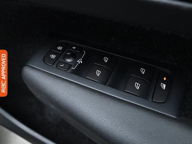 2019 Volvo XC40 2.0 D4 R-Design SUV 5dr Diesel Auto AWD Euro 6 (s/s) (190 ps) SUV DIESEL Automatic