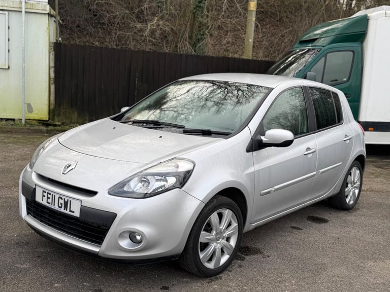 2011 Renault Clio 1.5 dCi Privilege TomTom Euro 5 5dr HATCHBACK Diesel Manual