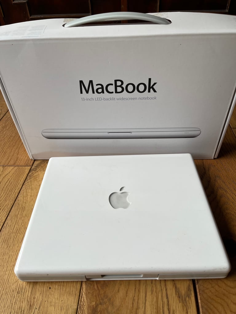 Pre-loved iBook G4 Laptop