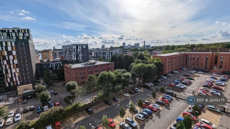 3 bedroom flat in The Riverside, Salford, M5 (3 bed) (#2649475)