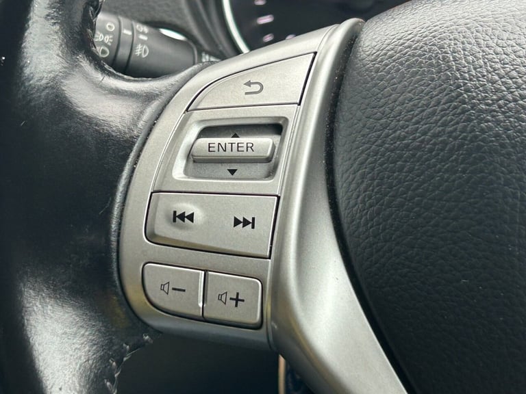 2017 Nissan Qashqai 1.5 dCi N-Connecta SUV 5dr Diesel Manual 2WD Euro 6 (s/s) (110 ps) HATCHBACK ...