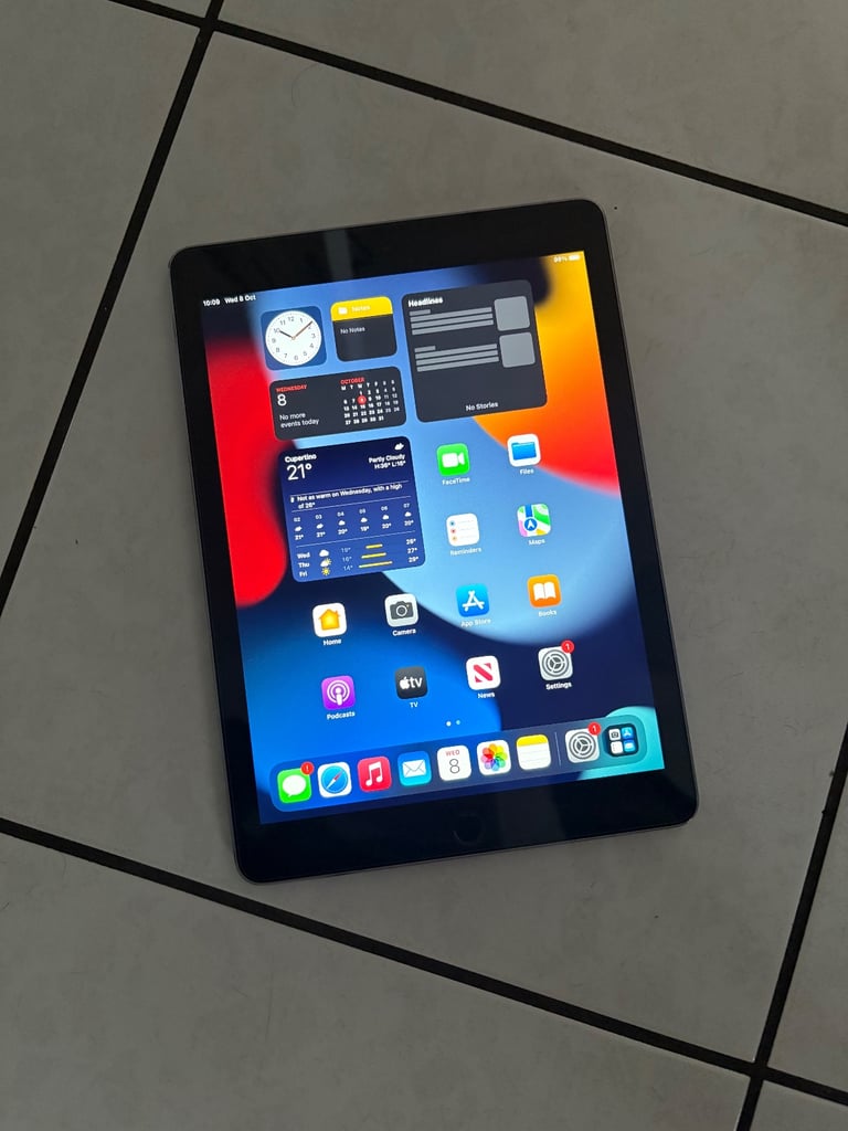 image for Apple iPad Air 2 … 2nd Gen … Fully Working