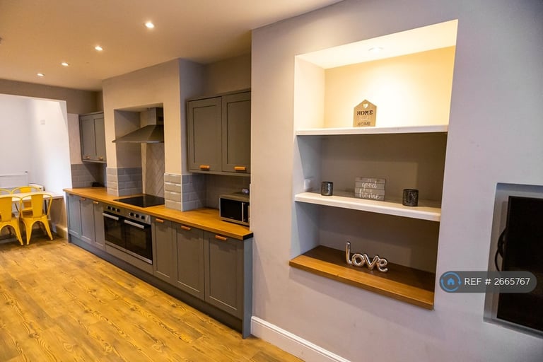 6 bedroom house in Lawrence Road, Liverpool, L15 (6 bed) (#2665767)