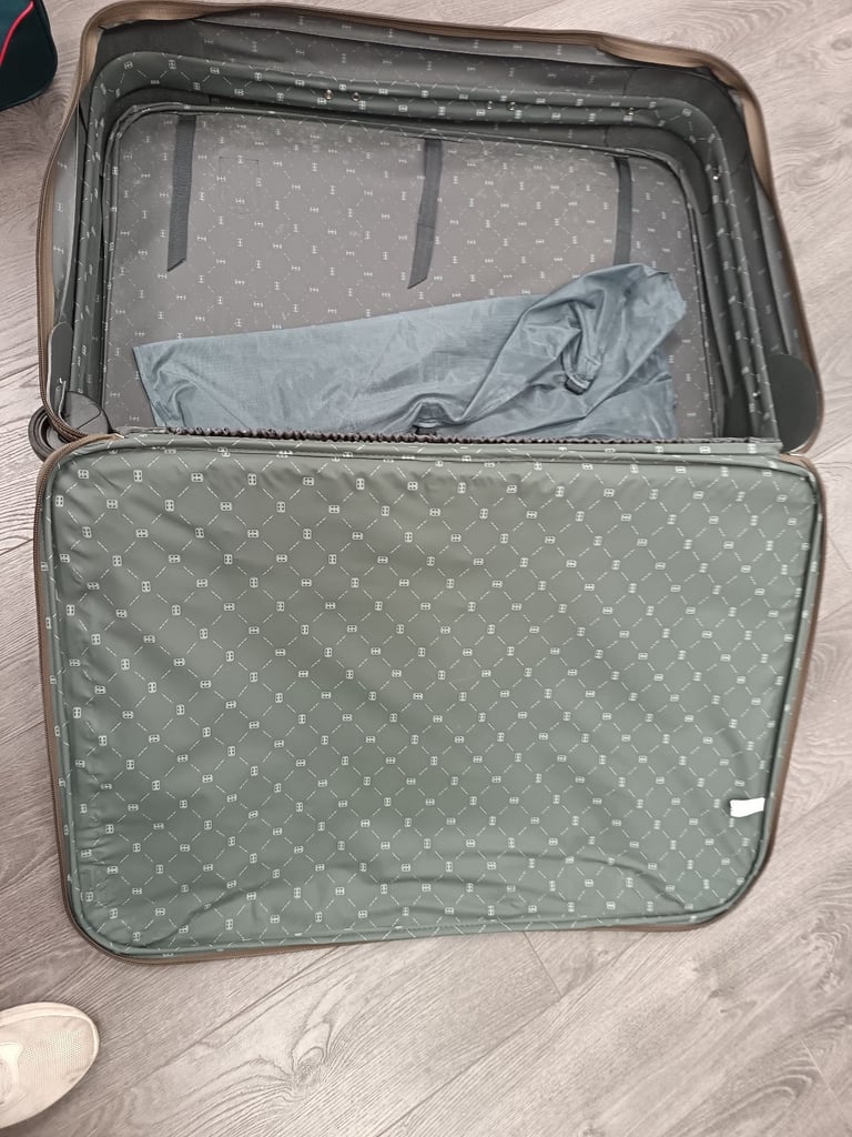 Suitcase in Merseyside Gumtree