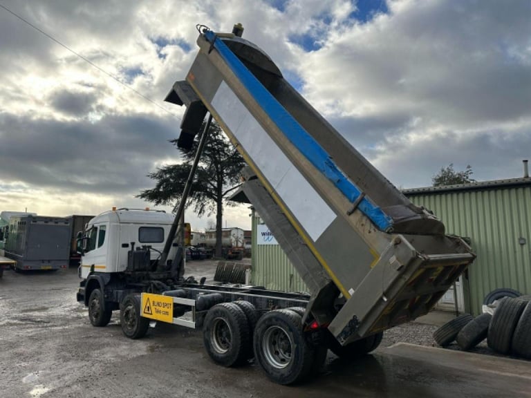 Scania P370 CB 8X4 MANUAL GEARBOX EURO 6 TIPPER