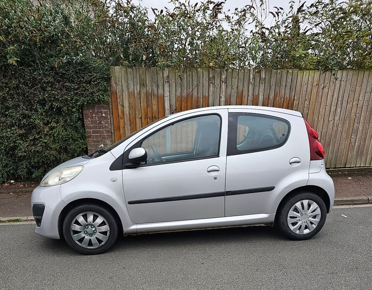 Peugeot, 107, Hatchback, 2013, Manual, 998 (cc), 5 doors