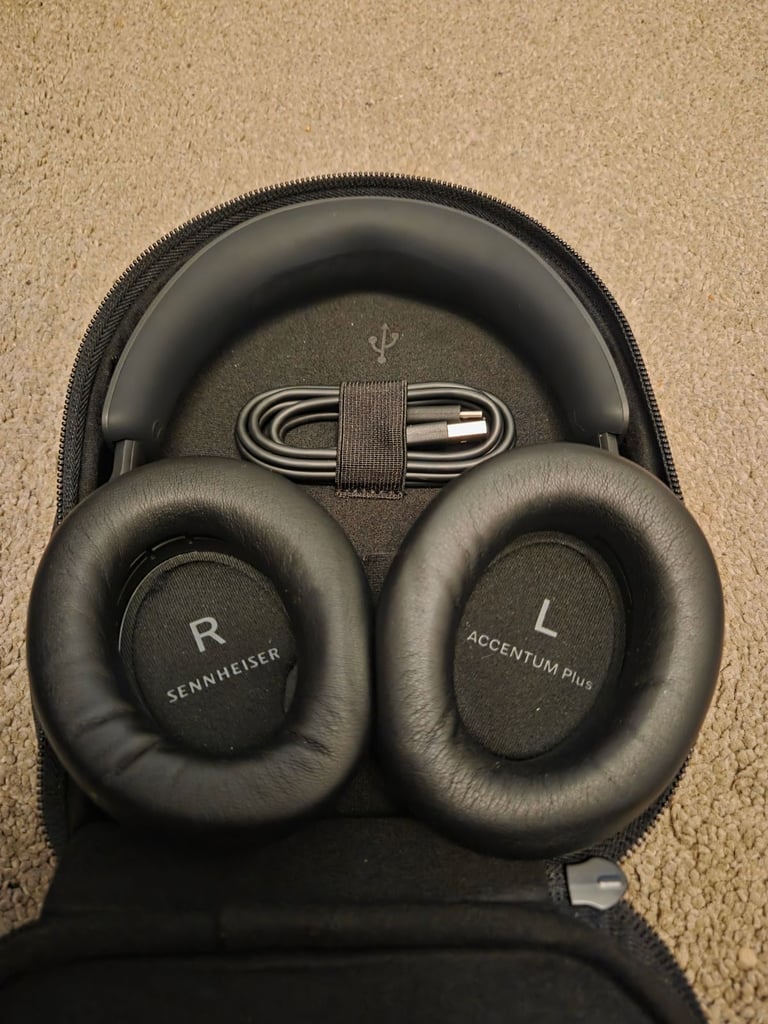 Sennheiser Accentum Plus Bluetooth Over Ear Headphones (Black) - A+ Condition