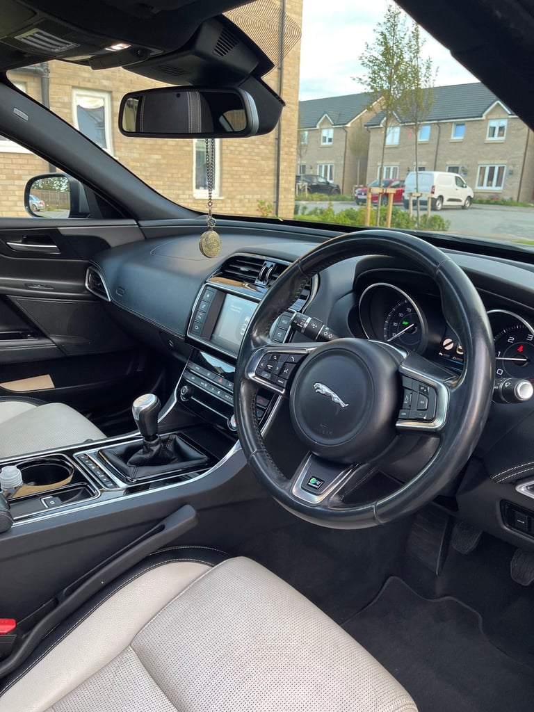 Jaguar, XE, Saloon, 2016, Manual, 1999 (cc), 4 doors