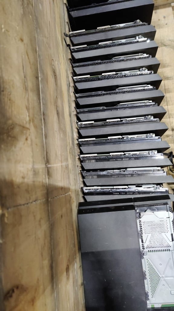 Job Lot of 173x PlayStation 4 Consoles – Fat, Slim & Pro Models – £3,795 Total