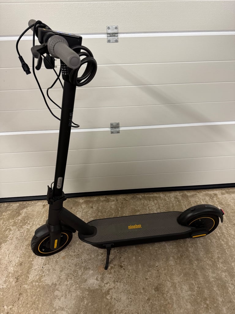 SEGWAY NINEBOT MAX G30 ELECTRIC SCOOTER