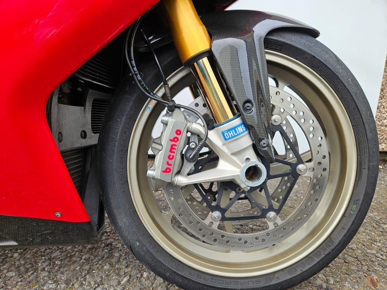 Ducati 1198s perfect example 