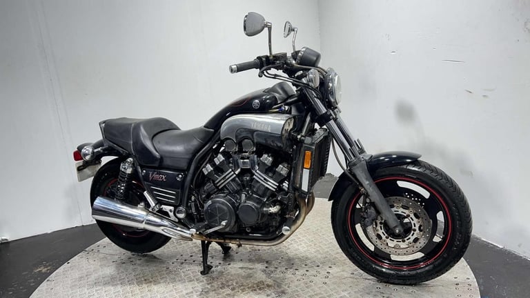 Yamaha Vmax [Phone number removed]K RUNNING PROJECT BIKE SPARES OR REPAIR CLASSIC CRUISER